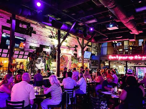 Cool Bars In Nashville