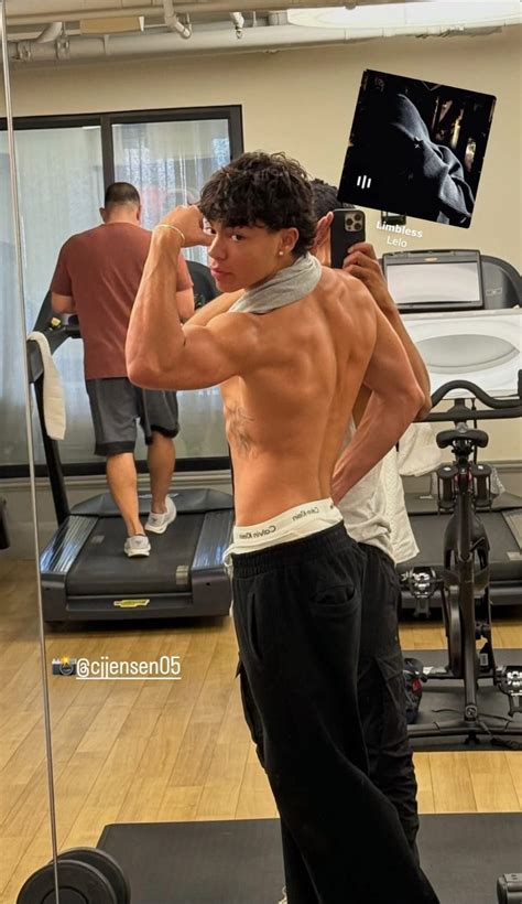 Malachi Barton Nudes